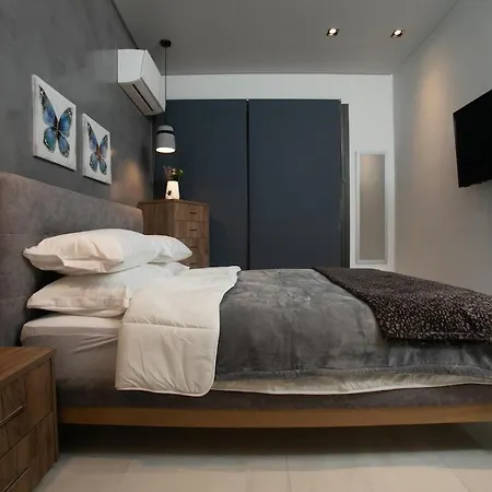 Апартамент Modern 10' Walk To Aristotelous *