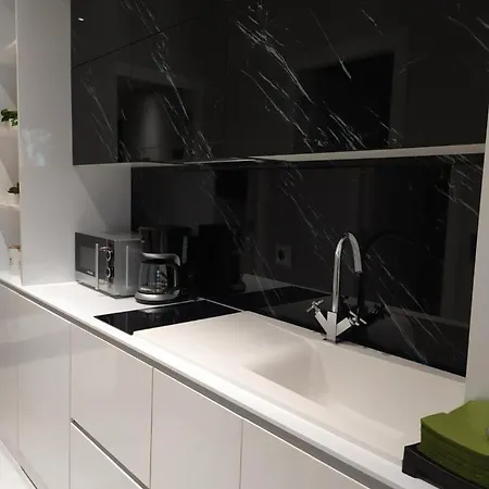 Modern 10' Walk To Aristotelous Апартамент *