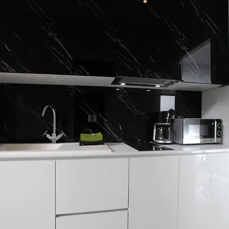 Modern 10' Walk To Aristotelous