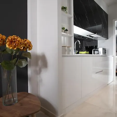 Апартамент Modern 10' Walk To Aristotelous Солун